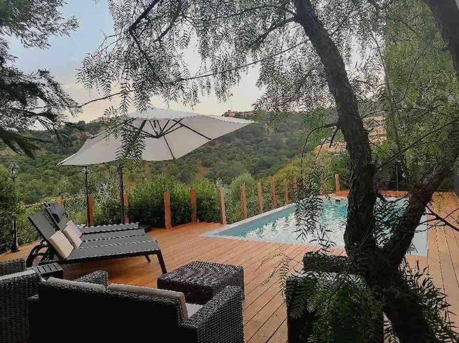 Cote D'azur: Charmante Villa, Vue Mer, Piscine,clim,calme 8/10 Personnes Villa *