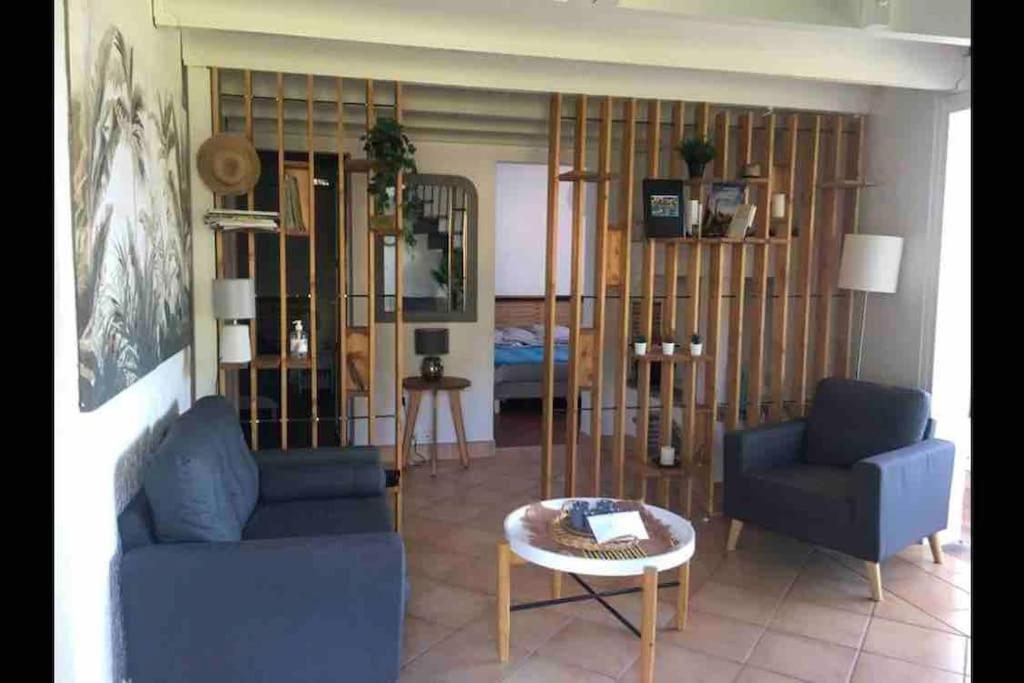 Villa Cote D'azur: Charmante Villa, Vue Mer, Piscine,clim,calme 8/10 Personnes Roquebrune-sur Argens