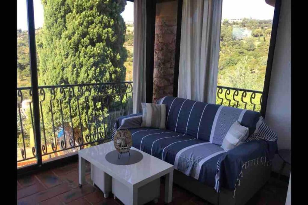 Cote D'azur: Charmante Villa, Vue Mer, Piscine,clim,calme 8/10 Personnes Villa